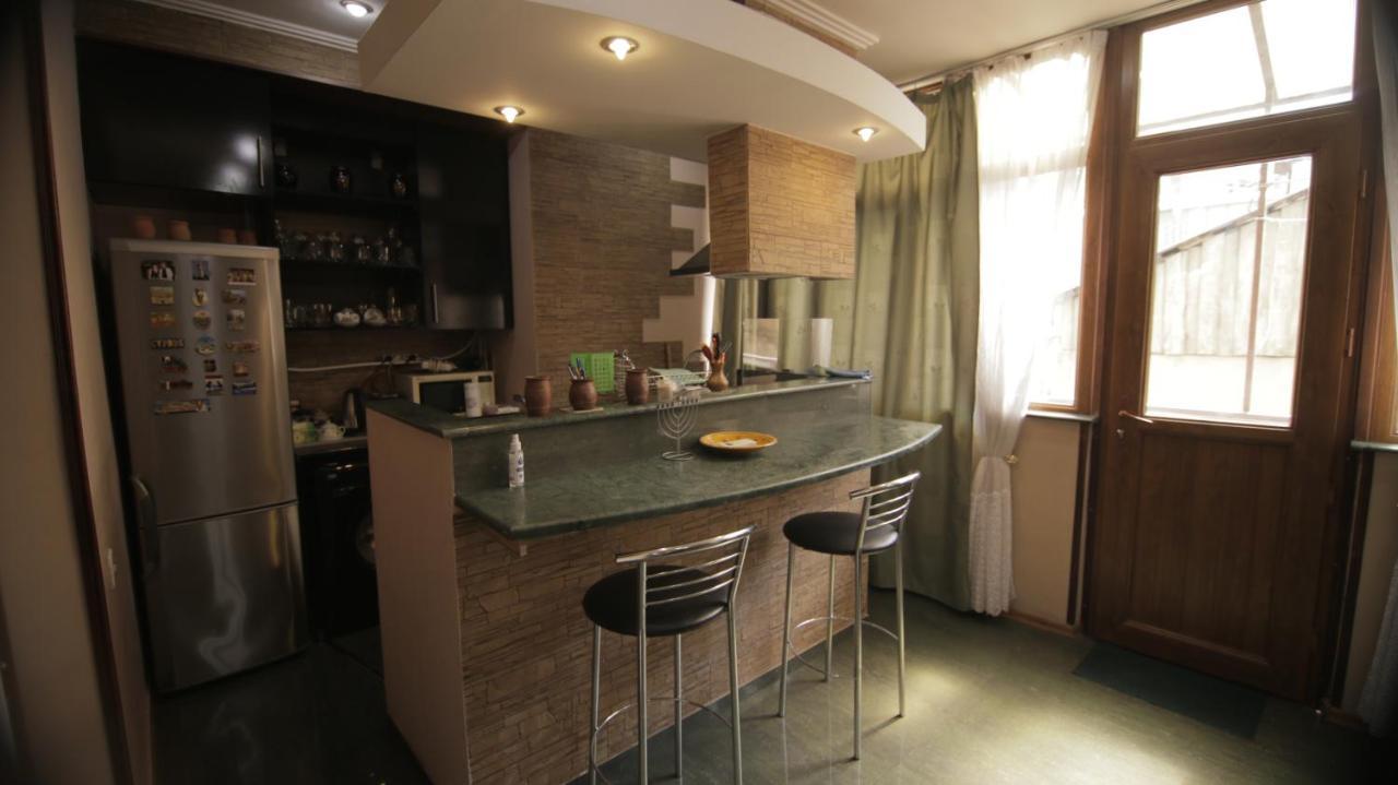 Apartment On Sanapiro Tbilisi Exterior foto